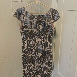 Adrienna Papell Sequin Swirl Cap-Sleeve Dress in Blush and Black. Lined. Size 2
